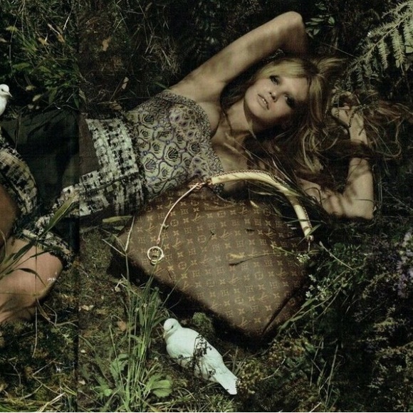 LOUIS VUITTON Artsy MM, Discontinued - Picture 6 of 8